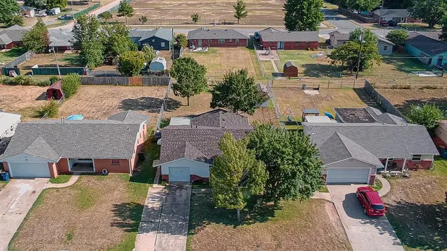 Photo 3 — 1406 W Mississippi Avenue, Chickasha, OK 73018