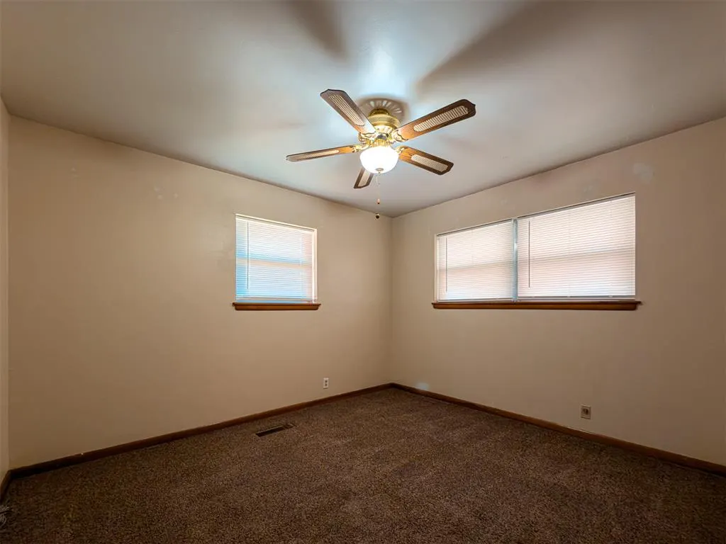 Photo 11 — 1406 W Mississippi Avenue, Chickasha, OK 73018