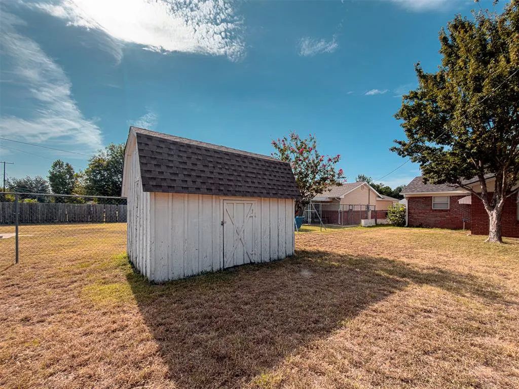 Photo 22 — 1406 W Mississippi Avenue, Chickasha, OK 73018