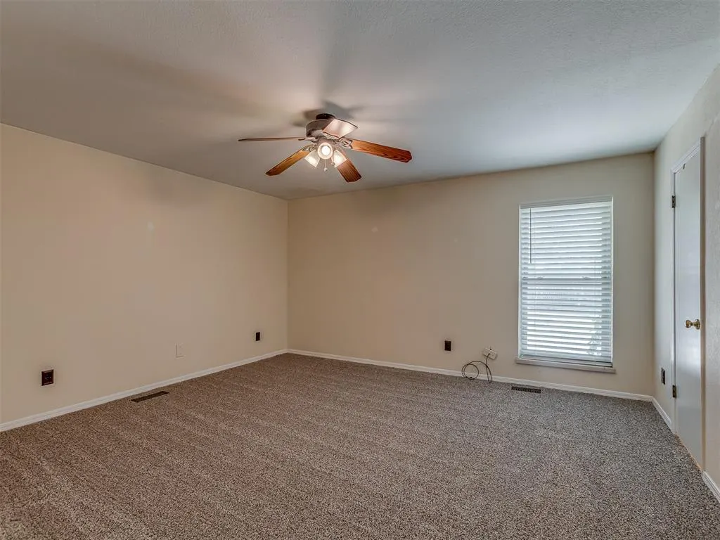 Photo 14 — 3113 Greenwood Court, Norman, OK 73072