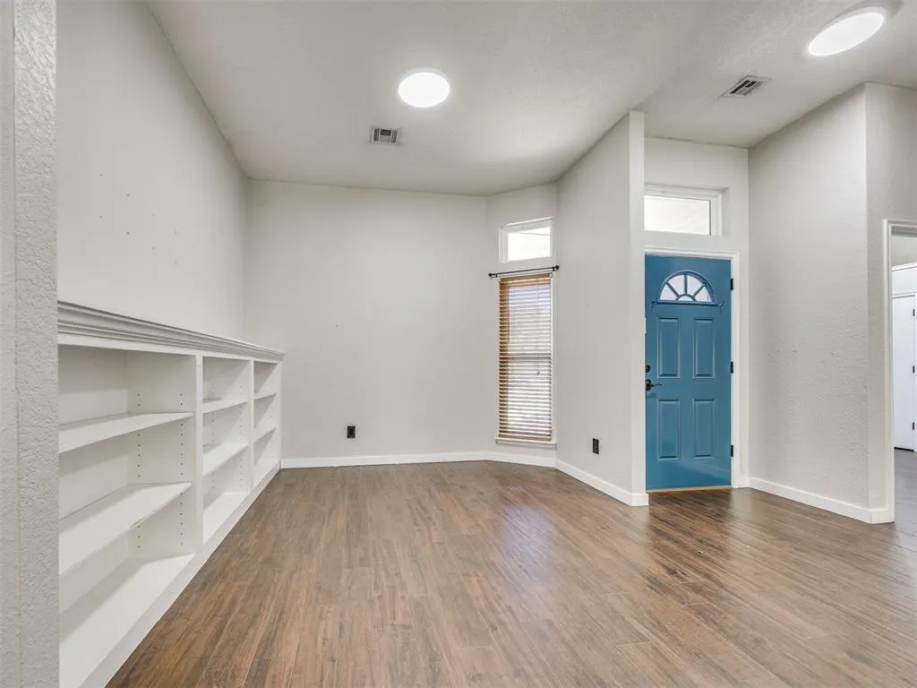 Photo 5 — 221 Victory Drive, Norman, OK 73072