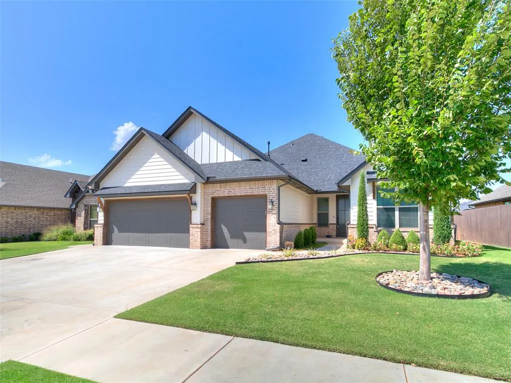 Photo 2 — 4721 Mustang Park Boulevard, Mustang, OK 73064