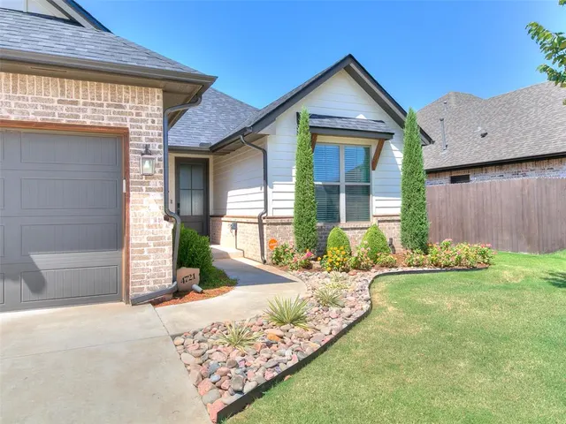 Photo 3 — 4721 Mustang Park Boulevard, Mustang, OK 73064