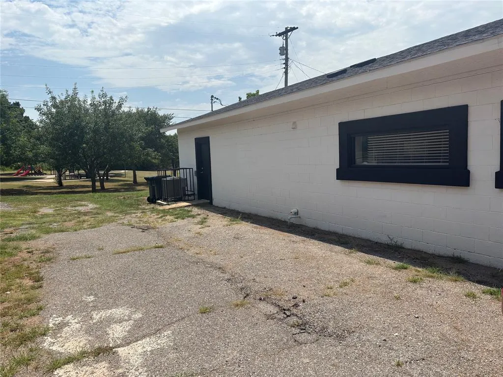 Photo 15 — 1216 NE 23rd Street, Oklahoma City, OK 73111