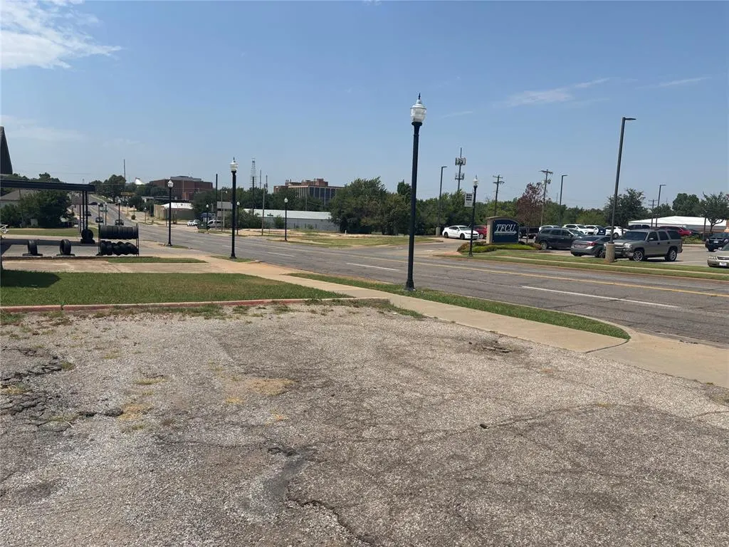 Photo 16 — 1216 NE 23rd Street, Oklahoma City, OK 73111