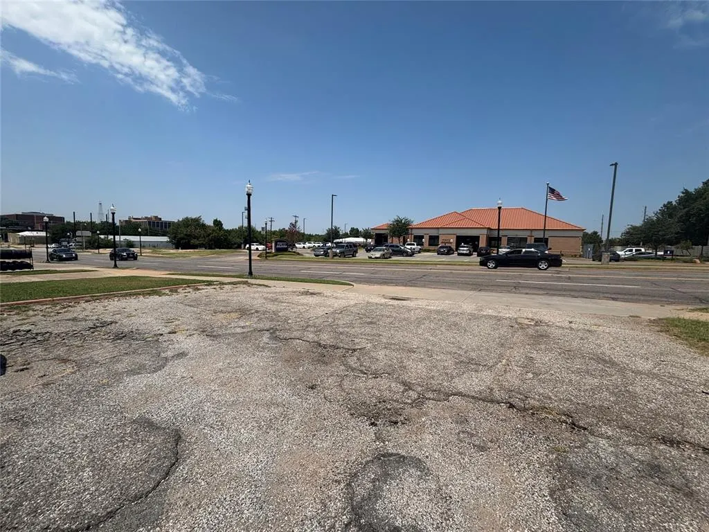 Photo 17 — 1216 NE 23rd Street, Oklahoma City, OK 73111