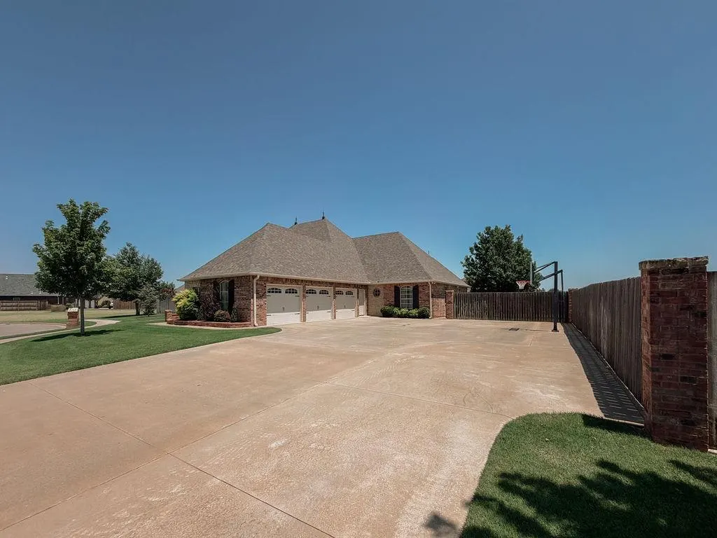 Photo 48 — 913 Stonebridge Court, Weatherford, OK 73096