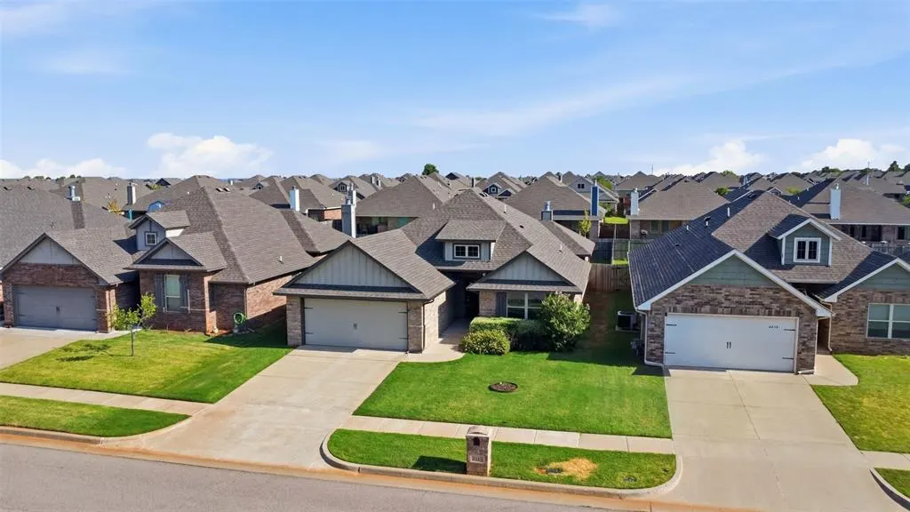 Photo 2 — 3317 NW 158th Street, Edmond, OK 73013