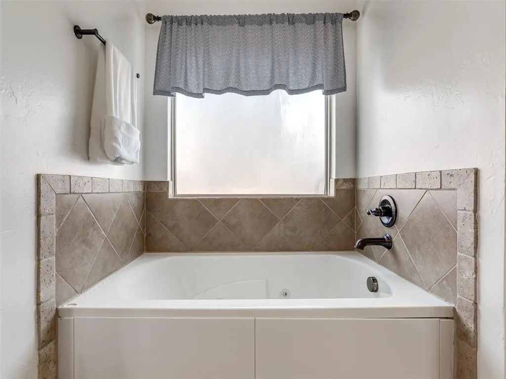 Photo 18 — 4904 NW 155th Street, Edmond, OK 73013