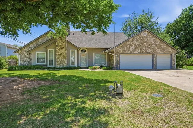 Photo 2 — 5804 NW 53rd Street, Warr Acres, OK 73122