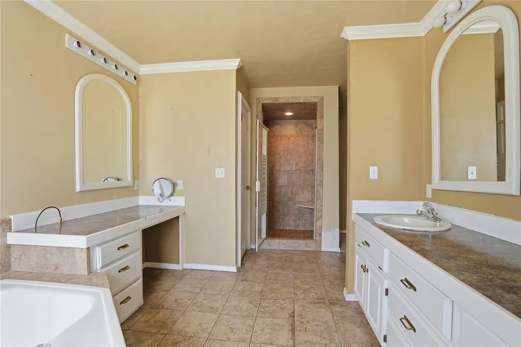 Photo 28 — 5804 NW 53rd Street, Warr Acres, OK 73122