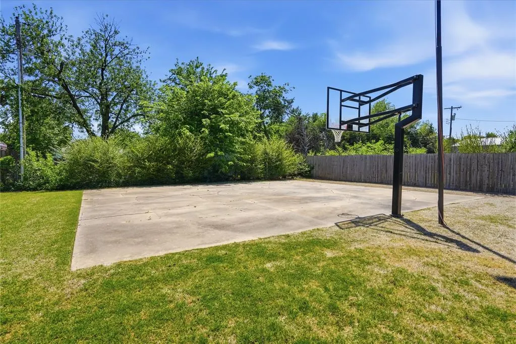 Photo 47 — 5804 NW 53rd Street, Warr Acres, OK 73122