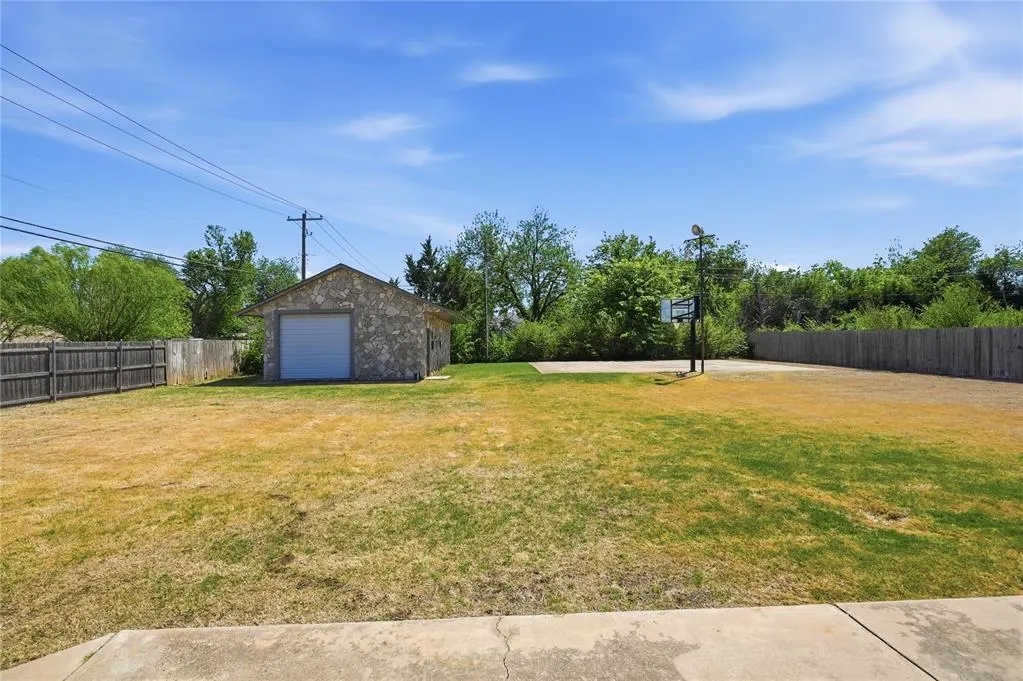 Photo 49 — 5804 NW 53rd Street, Warr Acres, OK 73122