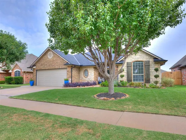Photo 4 — 10913 NW 118th Street, Yukon, OK 73099