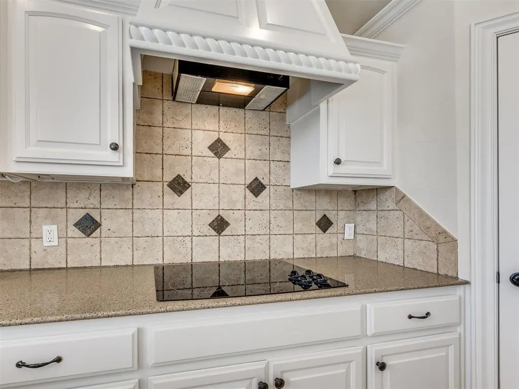 Photo 13 — 10913 NW 118th Street, Yukon, OK 73099