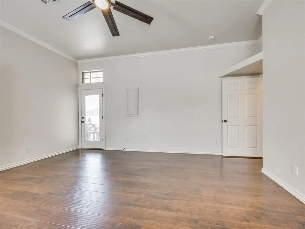 Photo 17 — 10913 NW 118th Street, Yukon, OK 73099