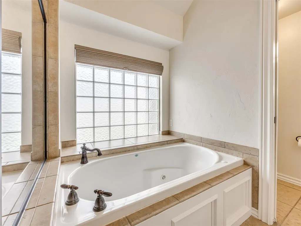 Photo 21 — 10913 NW 118th Street, Yukon, OK 73099