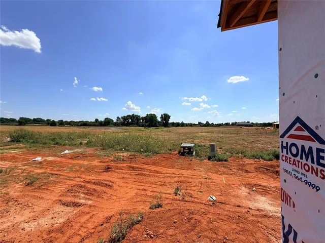 Photo 2 — 1120 E Stallion Lane, Mustang, OK 73064