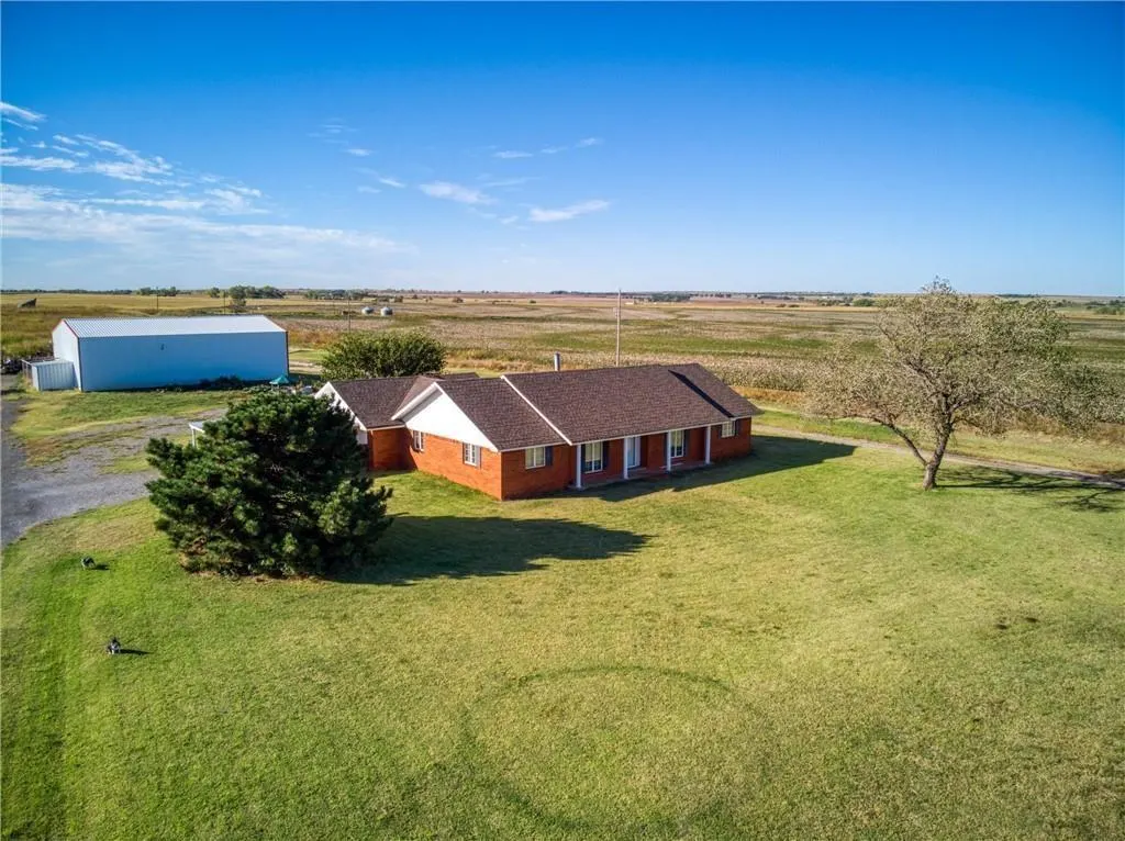 Photo 2 — 17320 E 1250 Road, Erick, OK 73645