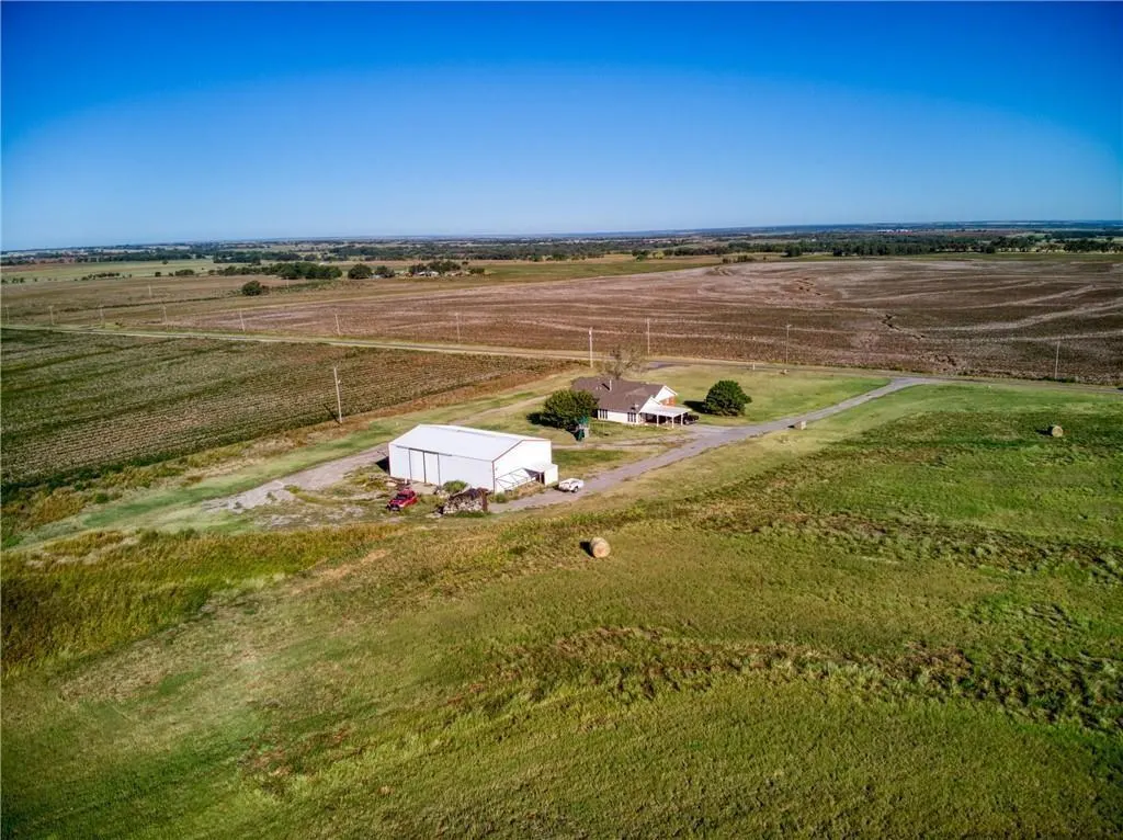 Photo 4 — 17320 E 1250 Road, Erick, OK 73645