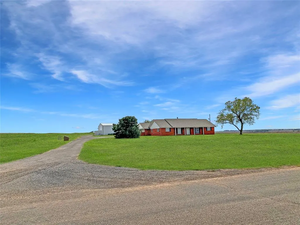 Photo 6 — 17320 E 1250 Road, Erick, OK 73645