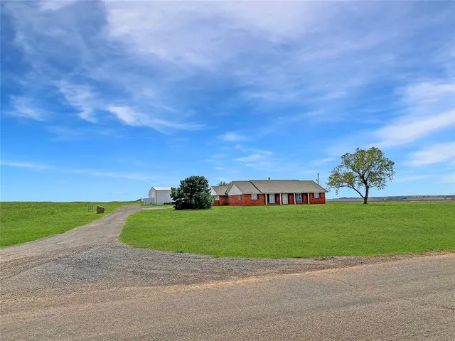 Photo 6 — 17320 E 1250 Road, Erick, OK 73645