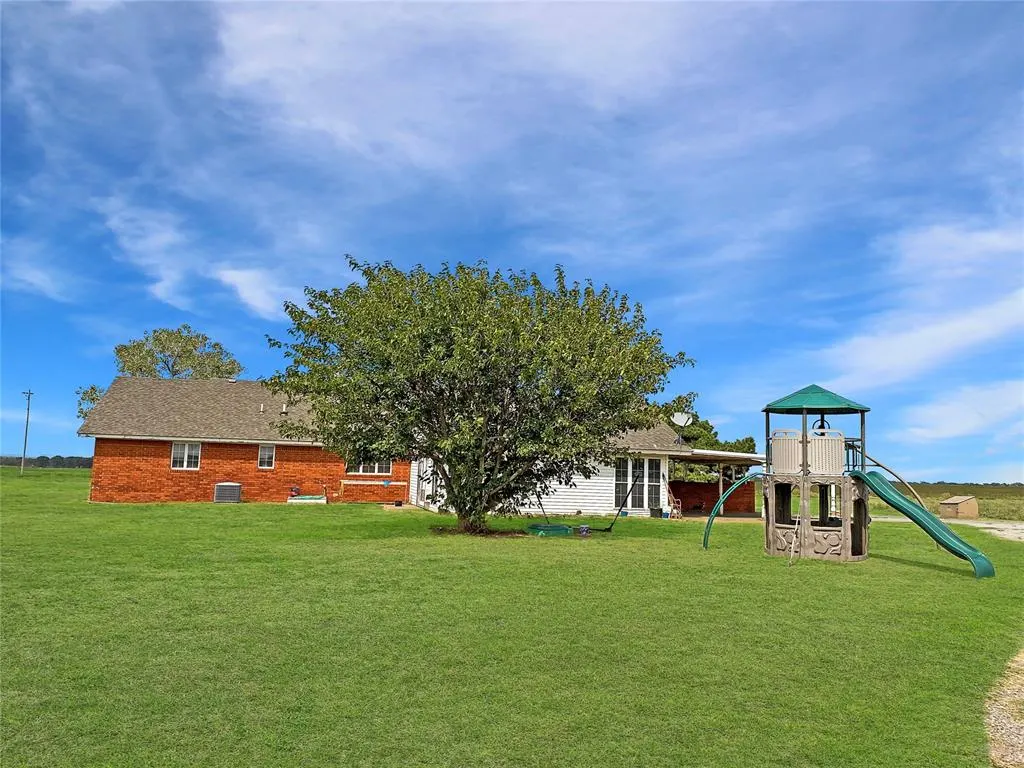 Photo 7 — 17320 E 1250 Road, Erick, OK 73645