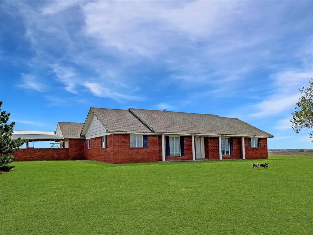 Photo 8 — 17320 E 1250 Road, Erick, OK 73645