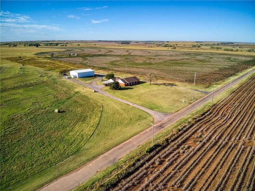 Photo 23 — 17320 E 1250 Road, Erick, OK 73645