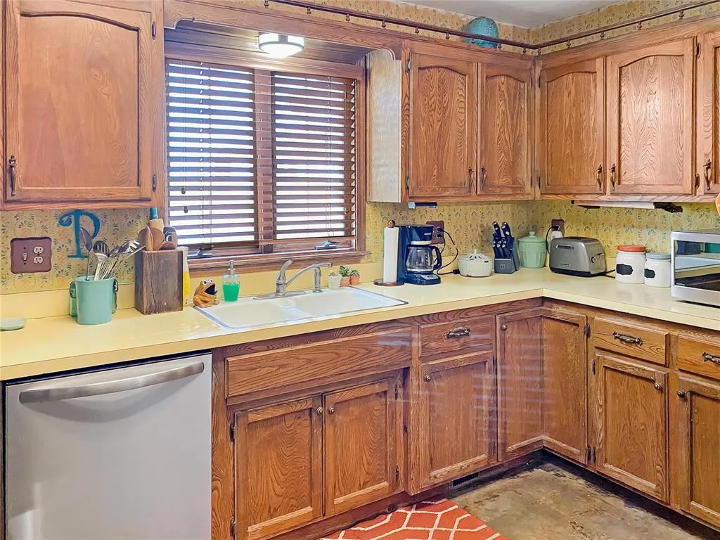 Photo 26 — 17320 E 1250 Road, Erick, OK 73645