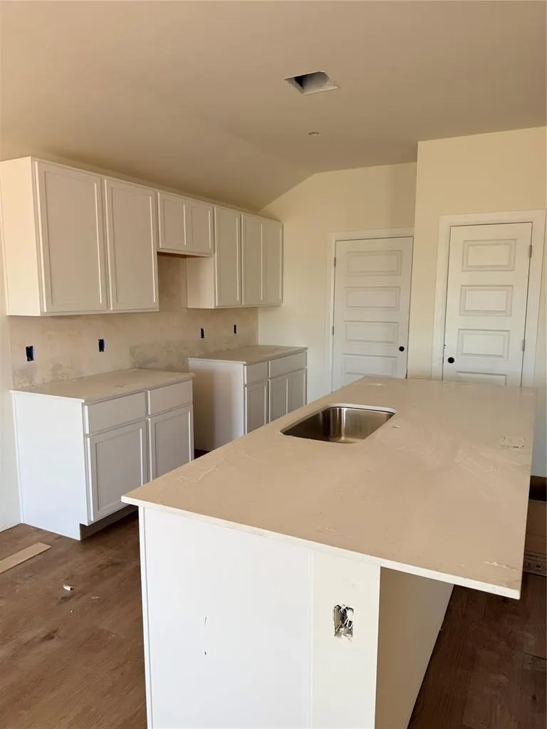 Photo 6 — 1124 E Stallion Lane, Mustang, OK 73064