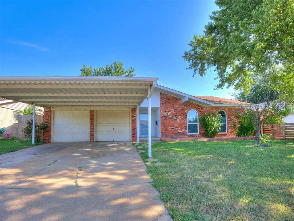 Photo 3 — 1049 SW 3rd Street, Moore, OK 73160