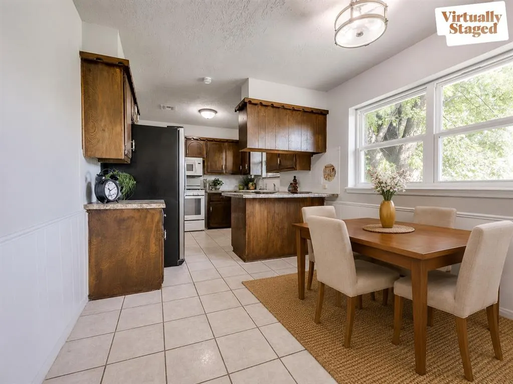 Photo 9 — 1049 SW 3rd Street, Moore, OK 73160