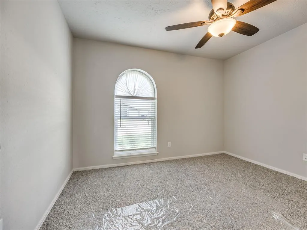 Photo 16 — 1049 SW 3rd Street, Moore, OK 73160
