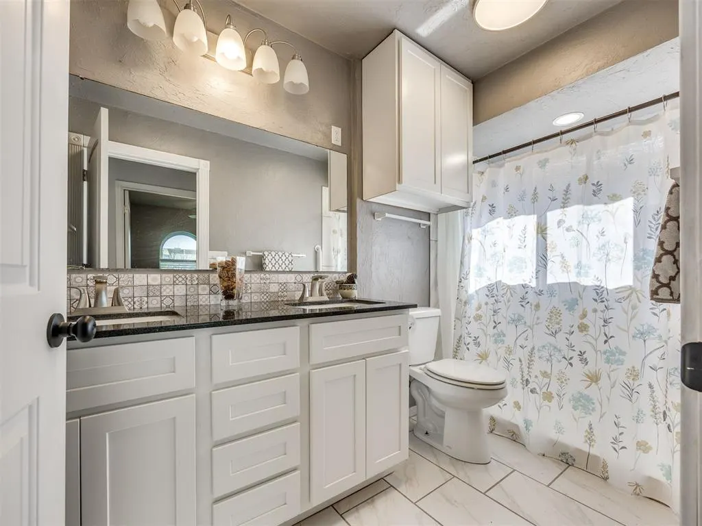 Photo 18 — 1049 SW 3rd Street, Moore, OK 73160