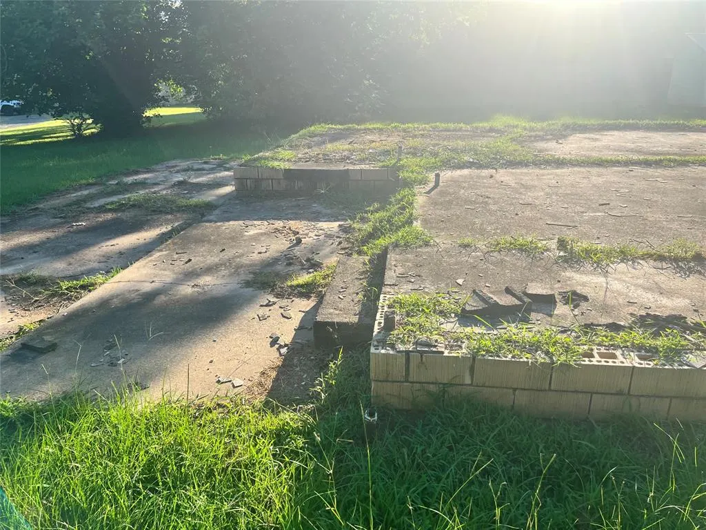 Photo 2 — 709 SE Avenue J, Idabel, OK 74745