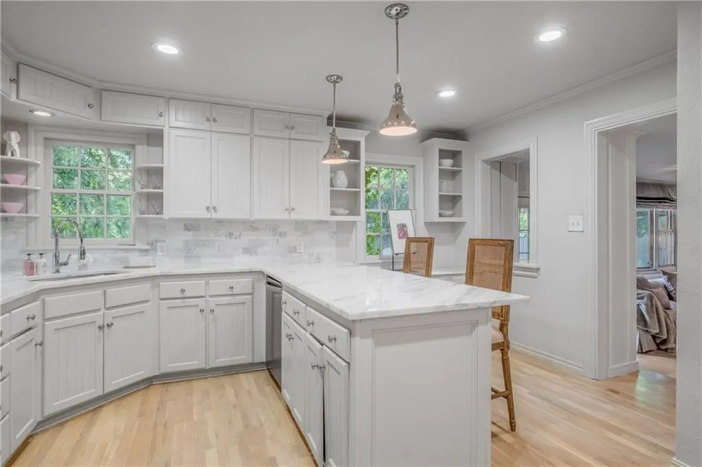 Photo 7 — 1109 Marlboro Lane, Oklahoma City, OK 73116