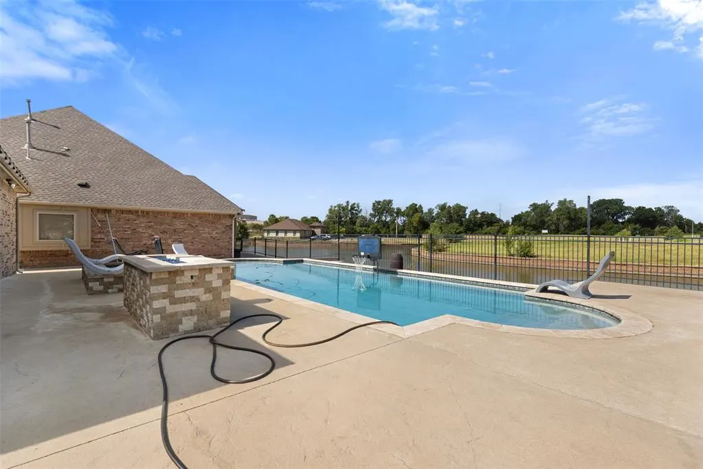 Photo 8 — 1316 Katelyn Court, Yukon, OK 73099
