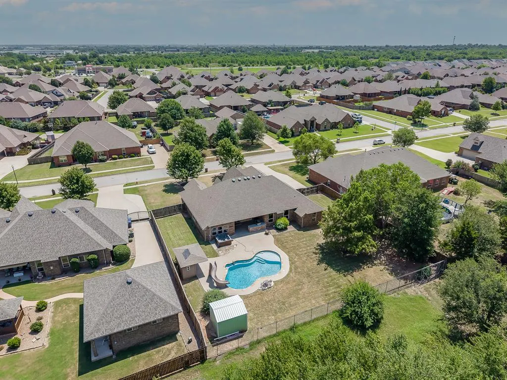 Photo 3 — 6313 Whispering Grove Drive, Oklahoma City, OK 73169