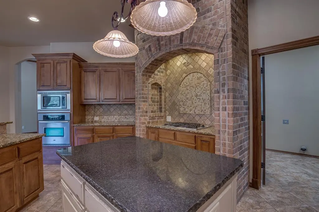 Photo 14 — 6313 Whispering Grove Drive, Oklahoma City, OK 73169