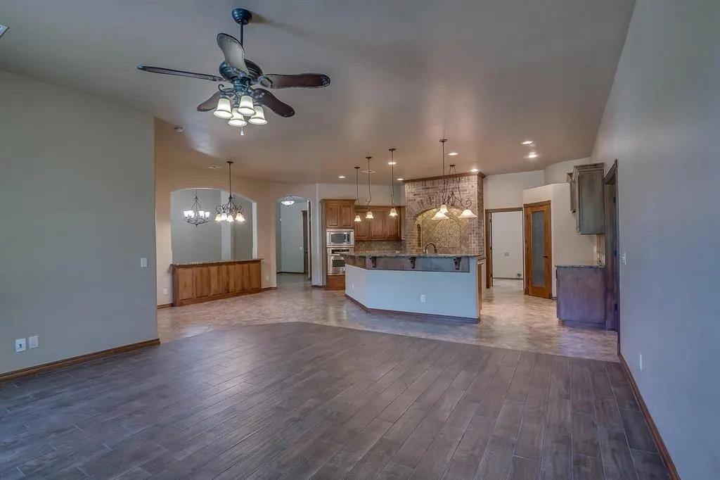 Photo 19 — 6313 Whispering Grove Drive, Oklahoma City, OK 73169