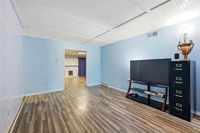 Photo 6 — 304 Country Club Terrace, Midwest City, OK 73110