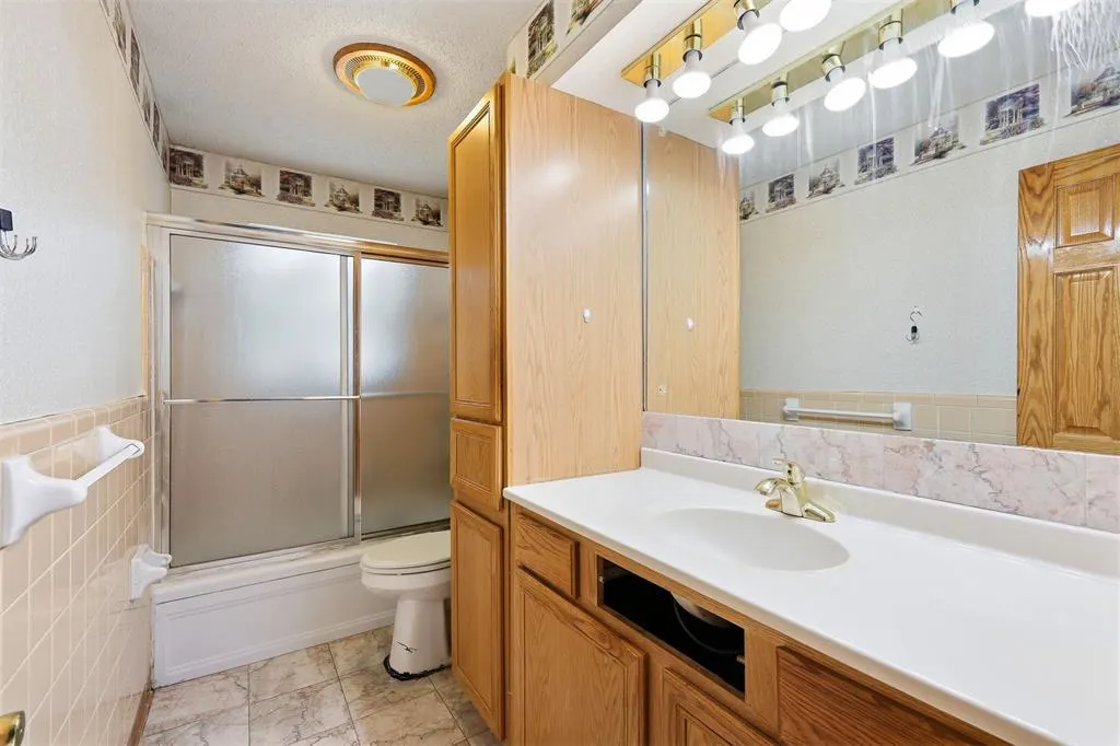 Photo 23 — 304 Country Club Terrace, Midwest City, OK 73110