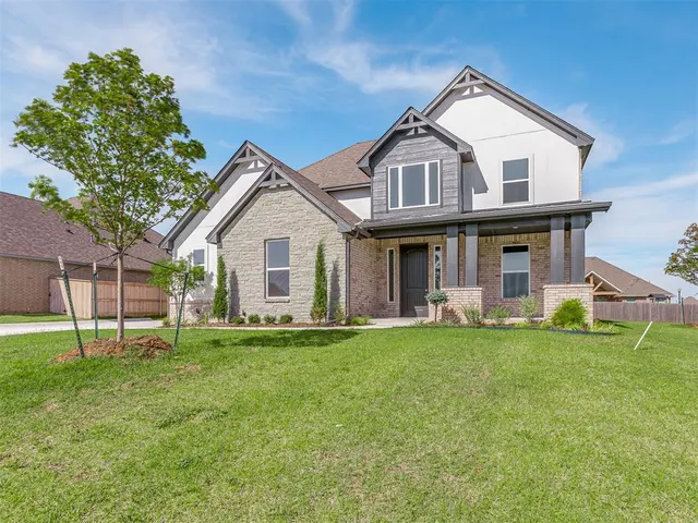 Photo 2 — 3901 Durango Lakes Drive, Oklahoma City, OK 73160