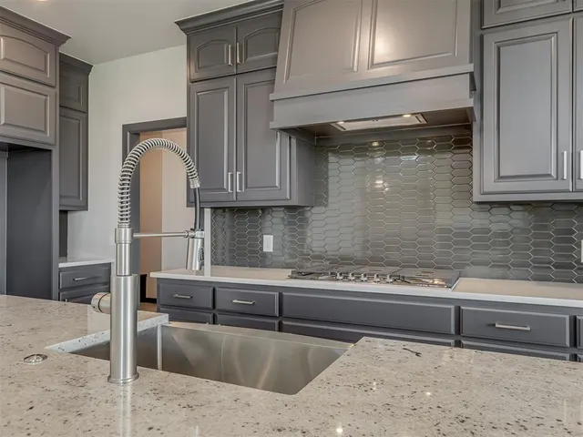 Photo 8 — 3901 Durango Lakes Drive, Oklahoma City, OK 73160