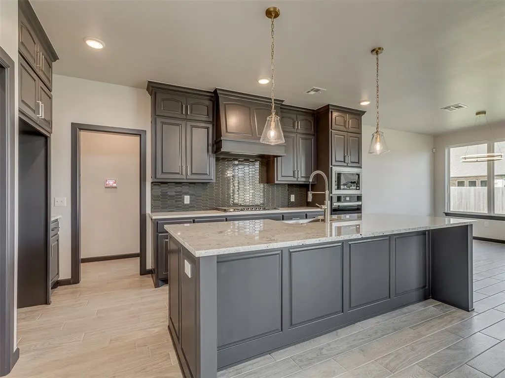 Photo 9 — 3901 Durango Lakes Drive, Oklahoma City, OK 73160