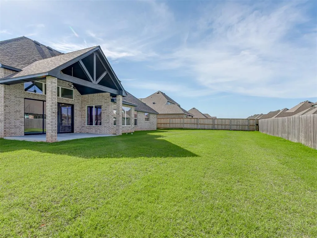Photo 19 — 3901 Durango Lakes Drive, Oklahoma City, OK 73160