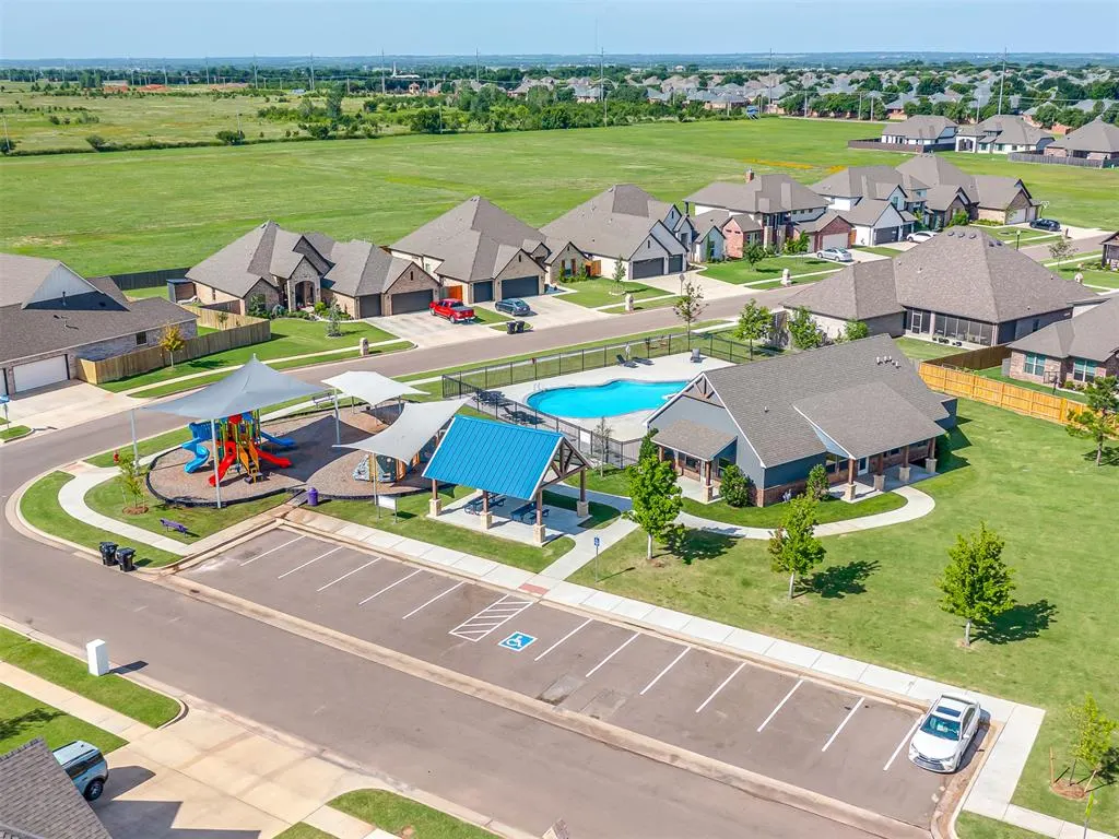 Photo 22 — 3901 Durango Lakes Drive, Oklahoma City, OK 73160