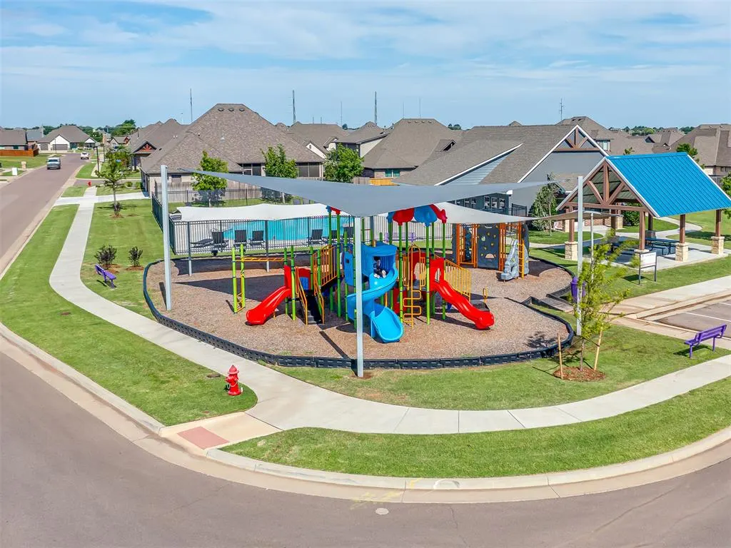 Photo 24 — 3901 Durango Lakes Drive, Oklahoma City, OK 73160
