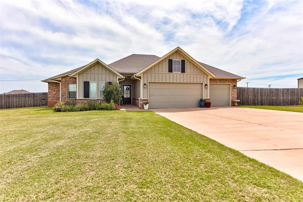 Front exterior — 29937 Jade Street, Cashion, OK 73016